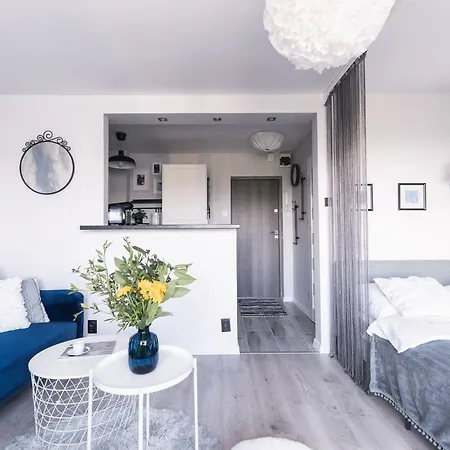 Dreamy Modern 13 Min To Old Town In The Beloved District Of Muranow Warschau