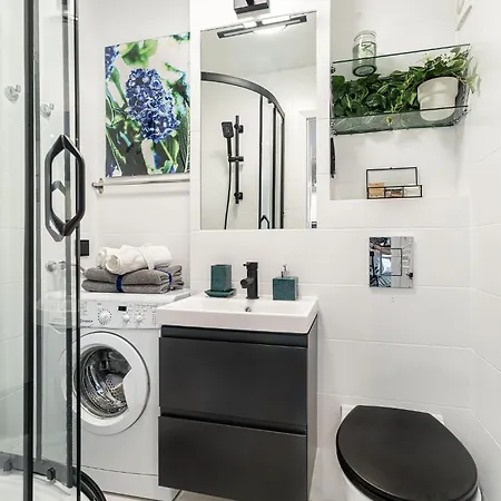 Dreamy Modern 13 Min To Old Town In The Beloved District Of Muranow